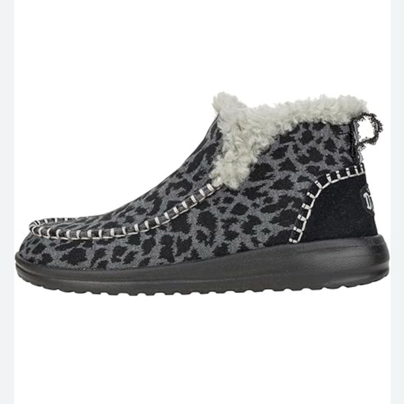 Hey Dude Shoes - Hey Dude Black and Gray Moccasin Slippers with Plush Collar